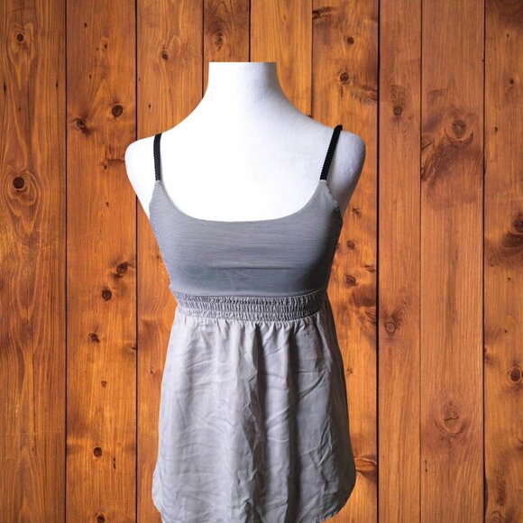 Lululemon Size 4 Spaghetti Strap Empire Waist Built In Bra Gray Tank Top Yoga - Picture 1 of 9